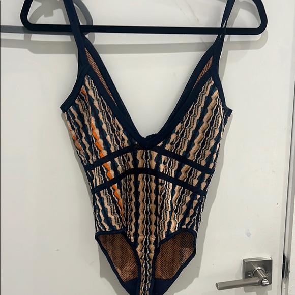 Chic Multicolor Patterned Swimsuit - Picture 2 of 2